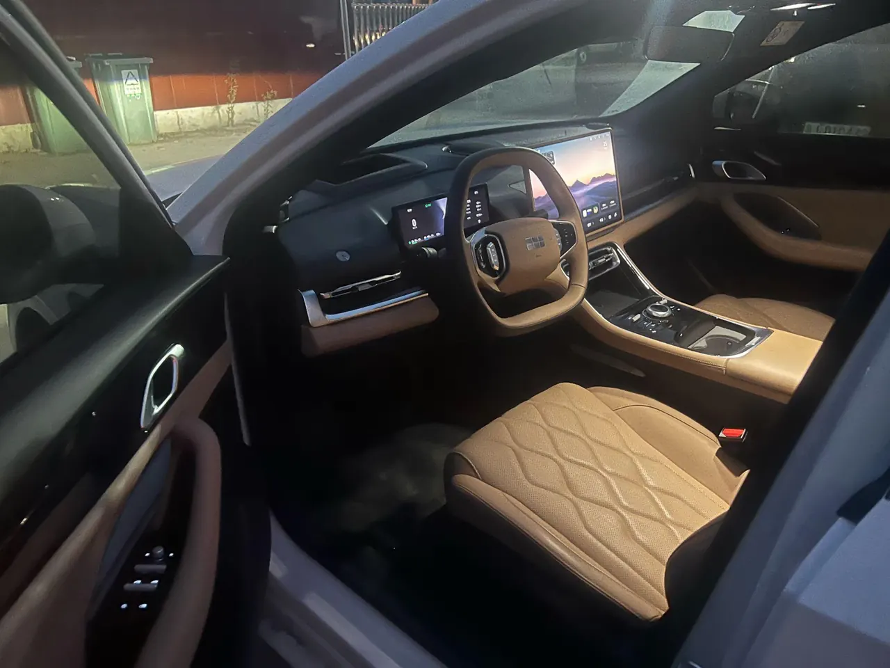 Geely Galaxy 2025 A7 EM-i 1.5 150km Premium Edition Automatic Gear 2