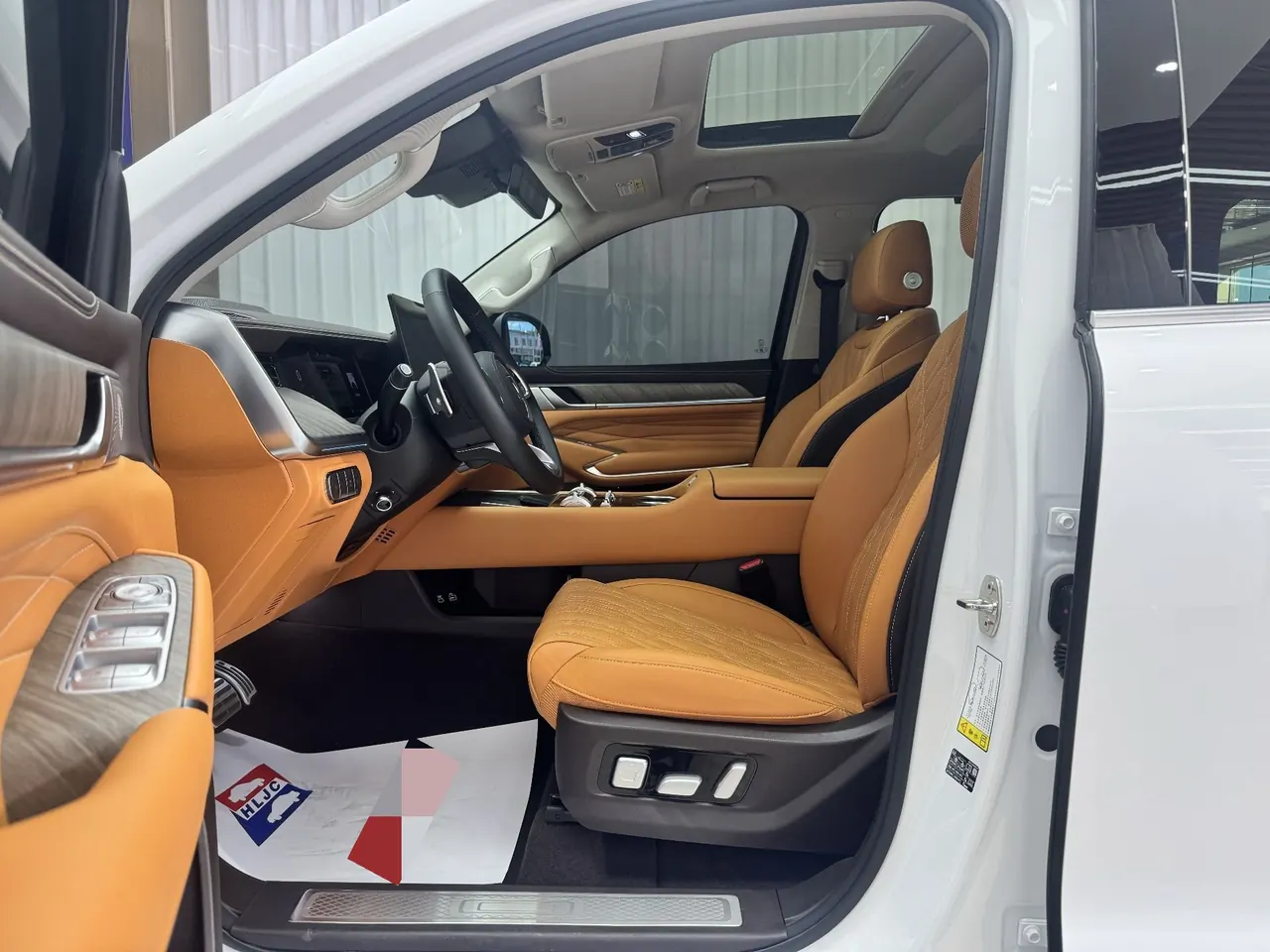 Tank 500 New Energy 2026 Model Tank 500 Hi4-T 2.0T Smart Enjoyment Version Automatic Transmission 8