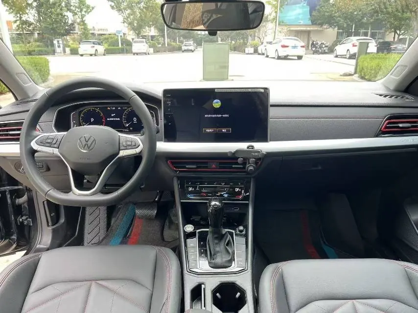 Volkswagen 2024 Lavida 1.5TSI 300TSI Star Leading Edition Automatic Gear 4