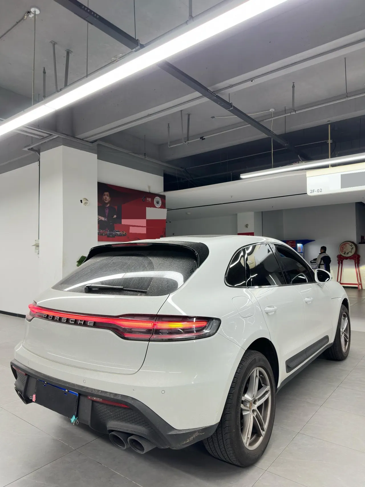 Porsche Macan (Imported) 2023 Macan 2.0T Automatic Gear 5