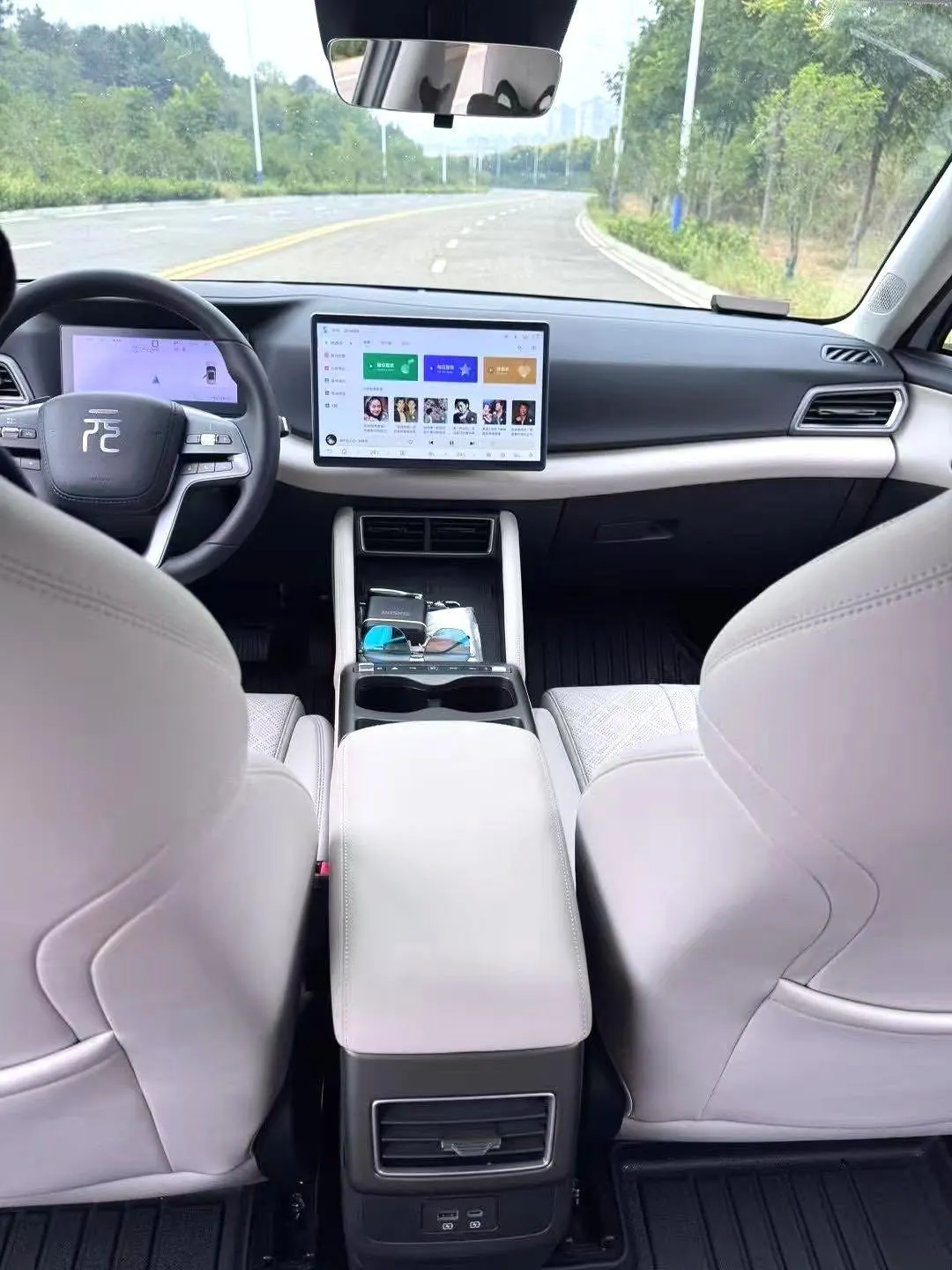 BYD 2025 Yuan UP Smart Driving 401KM Vital Automatic Gear 5