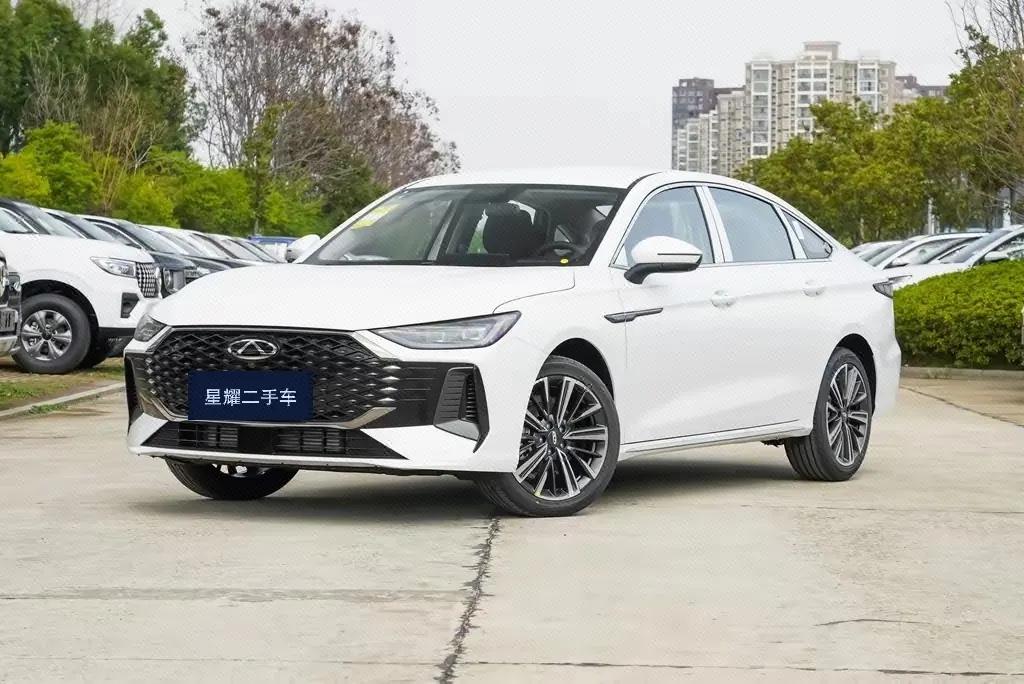 Chery 2025 Erez 8 Pro 1.6T Standard Automatic Gear - View 1