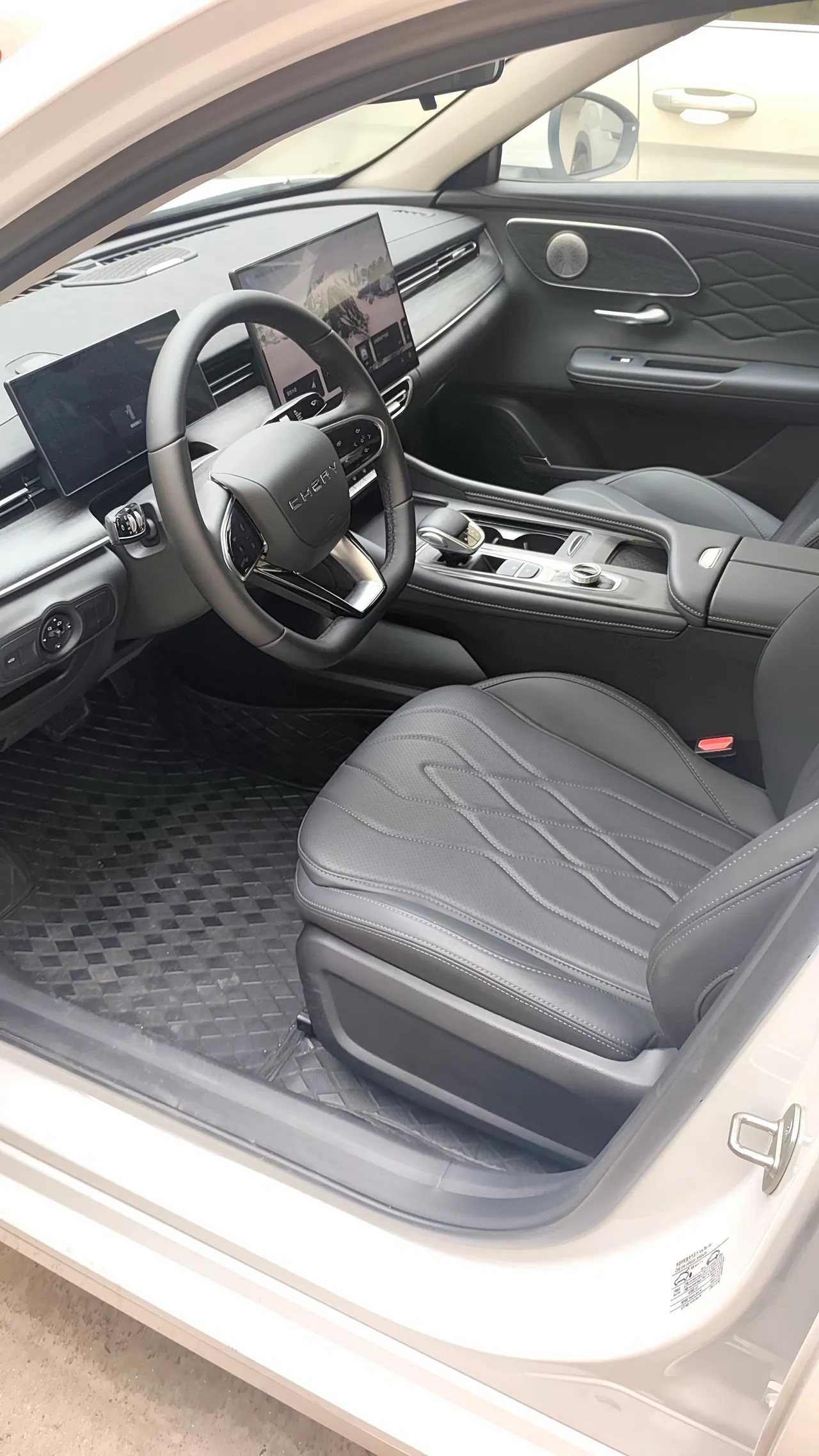 Chery 2025 Erez 8 Pro 1.6T Standard Automatic Gear 2