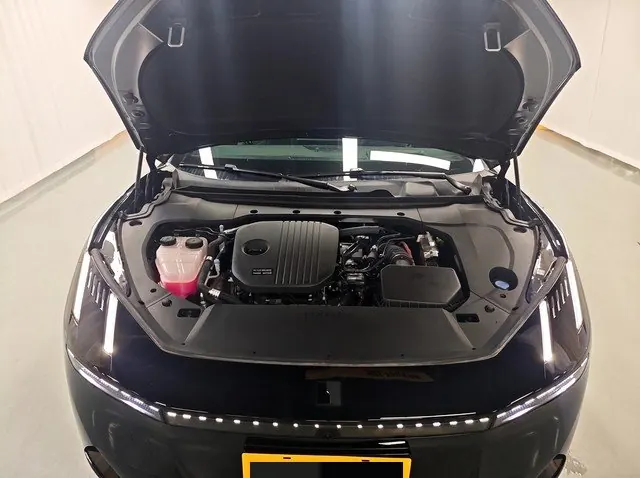 LYNK&amp;CO 2025 LYNK&amp;CO 10 EM-P 1.5T 120 four-wheel drive Ultra automatic gear 13