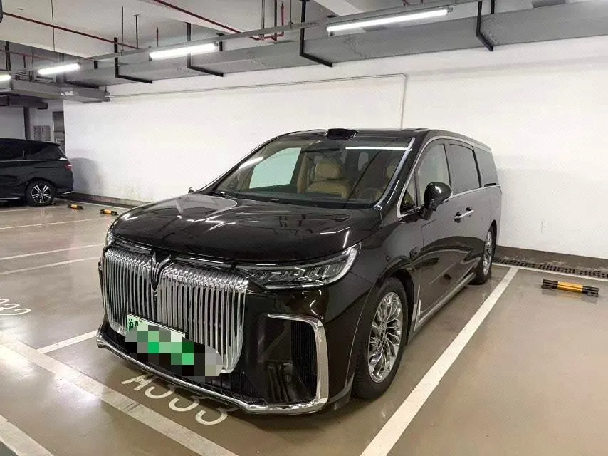 Voyah 2025 dreamers PHEV 1.5T four-wheel drive flagship dry Kun version automatic gear - View 1