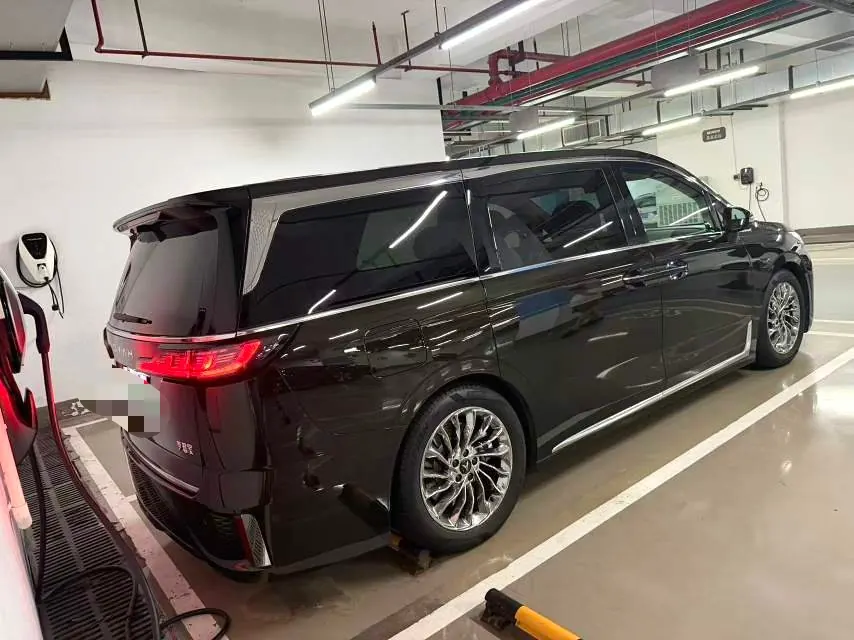 Voyah 2025 dreamers PHEV 1.5T four-wheel drive flagship dry Kun version automatic gear 2