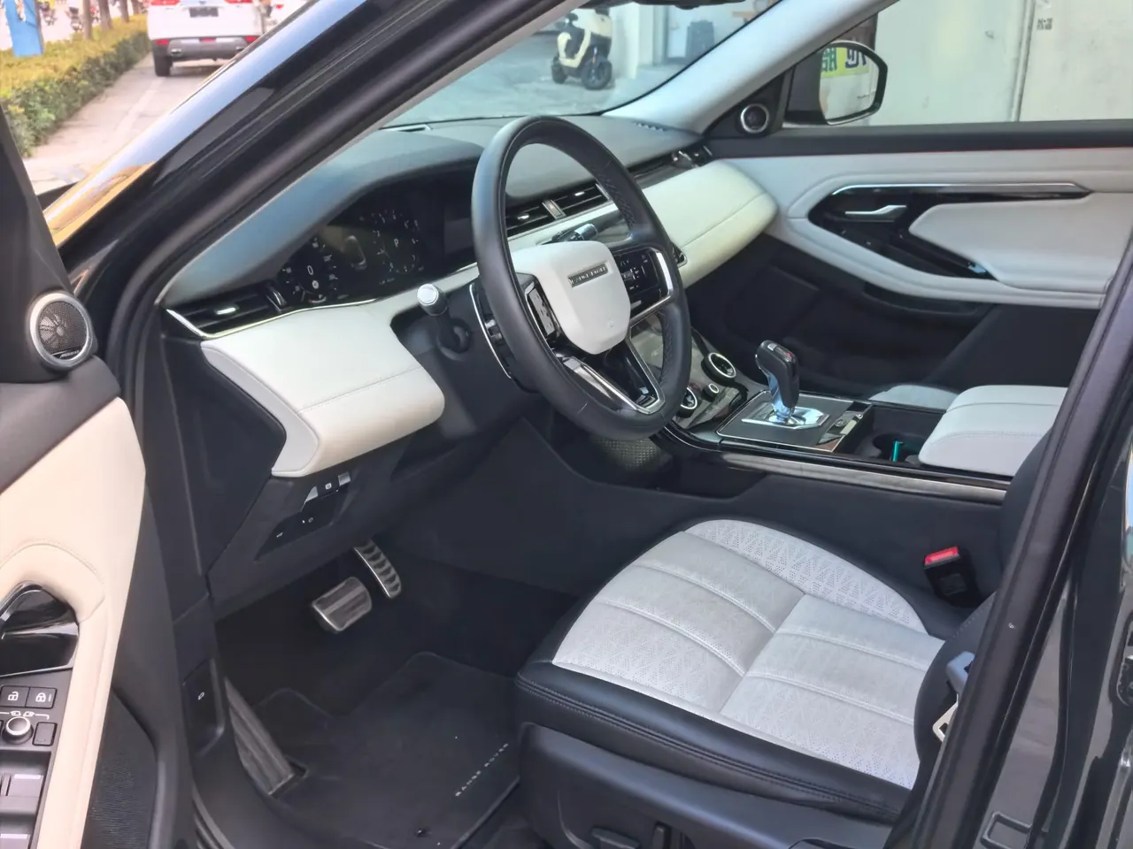 Land Rover 2021 Range Rover Aurora L 48V 2.0T 249PS R-Dynamic First edition First Edition Automatic Gear 3