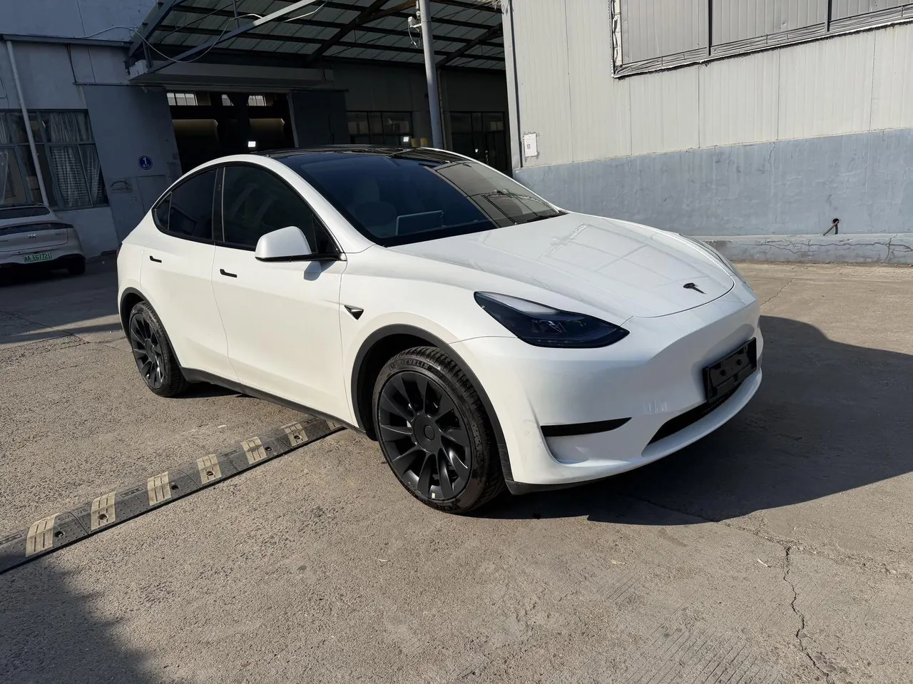 Открыть галерею: Tesla 2024 Model Y rear-wheel drive version automatic transmission