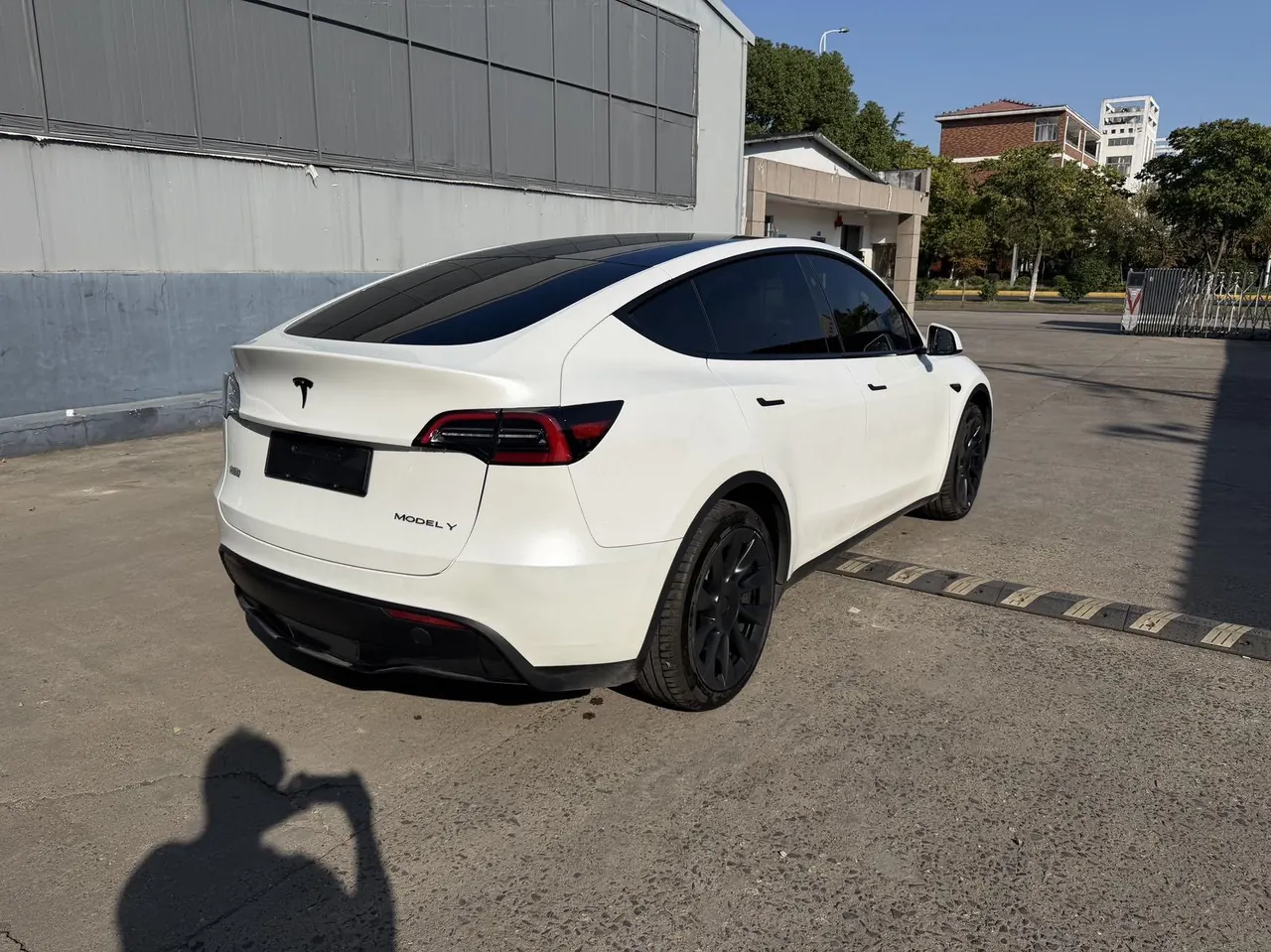 Tesla 2024 Model Y rear-wheel drive version automatic transmission 2