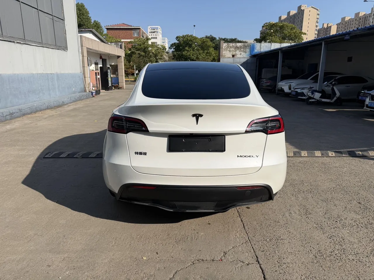 Tesla 2024 Model Y rear-wheel drive version automatic transmission 3
