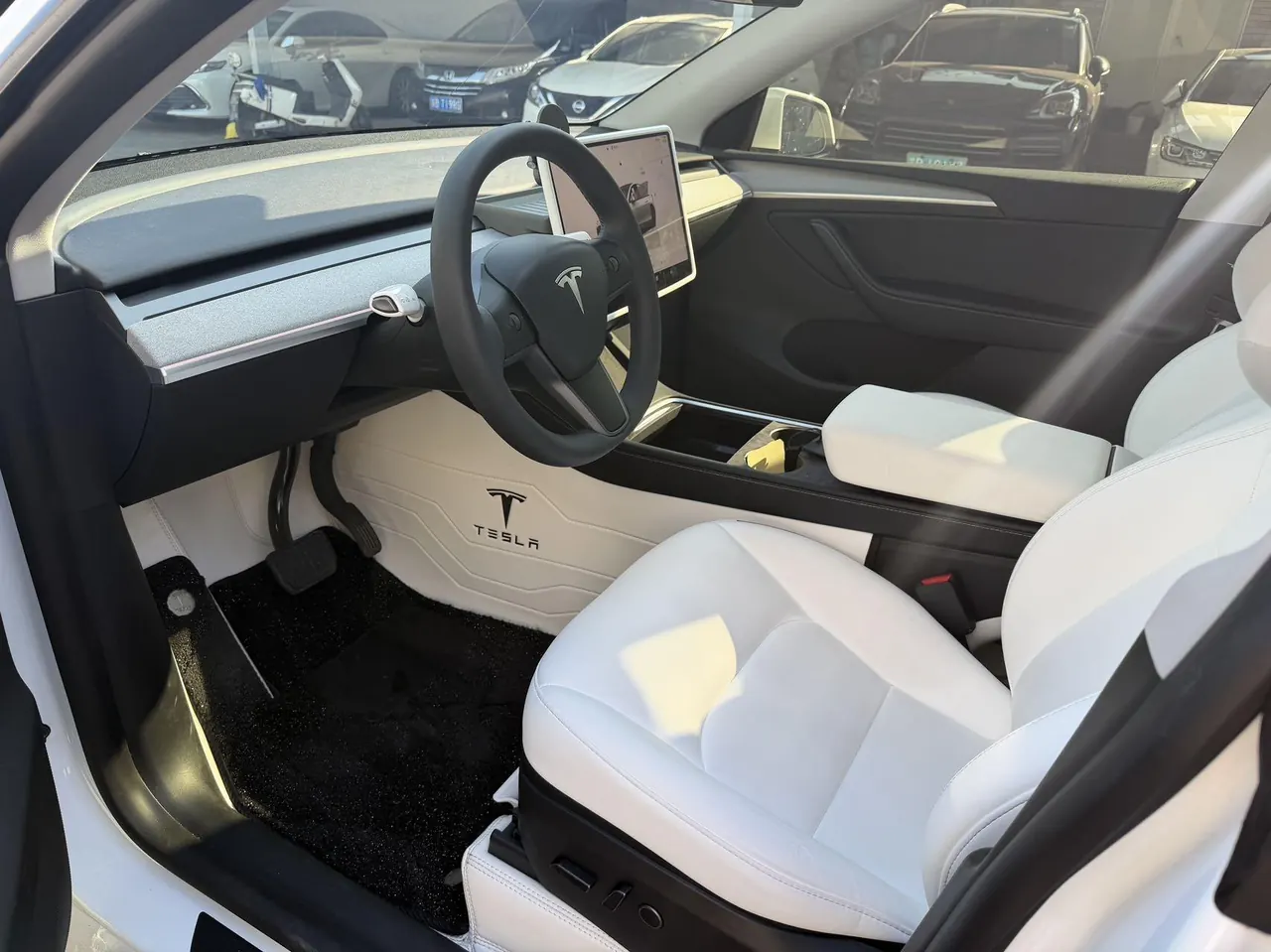 Tesla 2024 Model Y rear-wheel drive version automatic transmission 5
