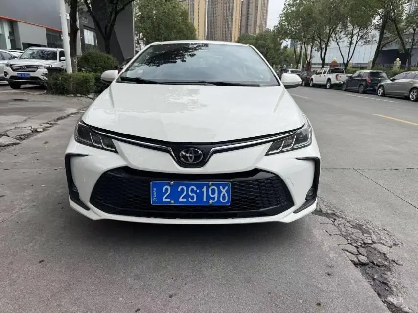 Toyota 2024 Corolla Double Engine 1.8 Stepless Intelligent Electric Hybrid Elite Automatic Gear 2