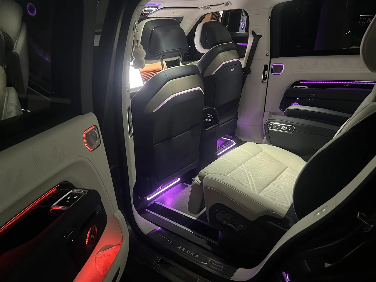 Zeekr 2025 Zeekr 9X 2.0T Hyper Edition 70kWh Automatic Gear 8