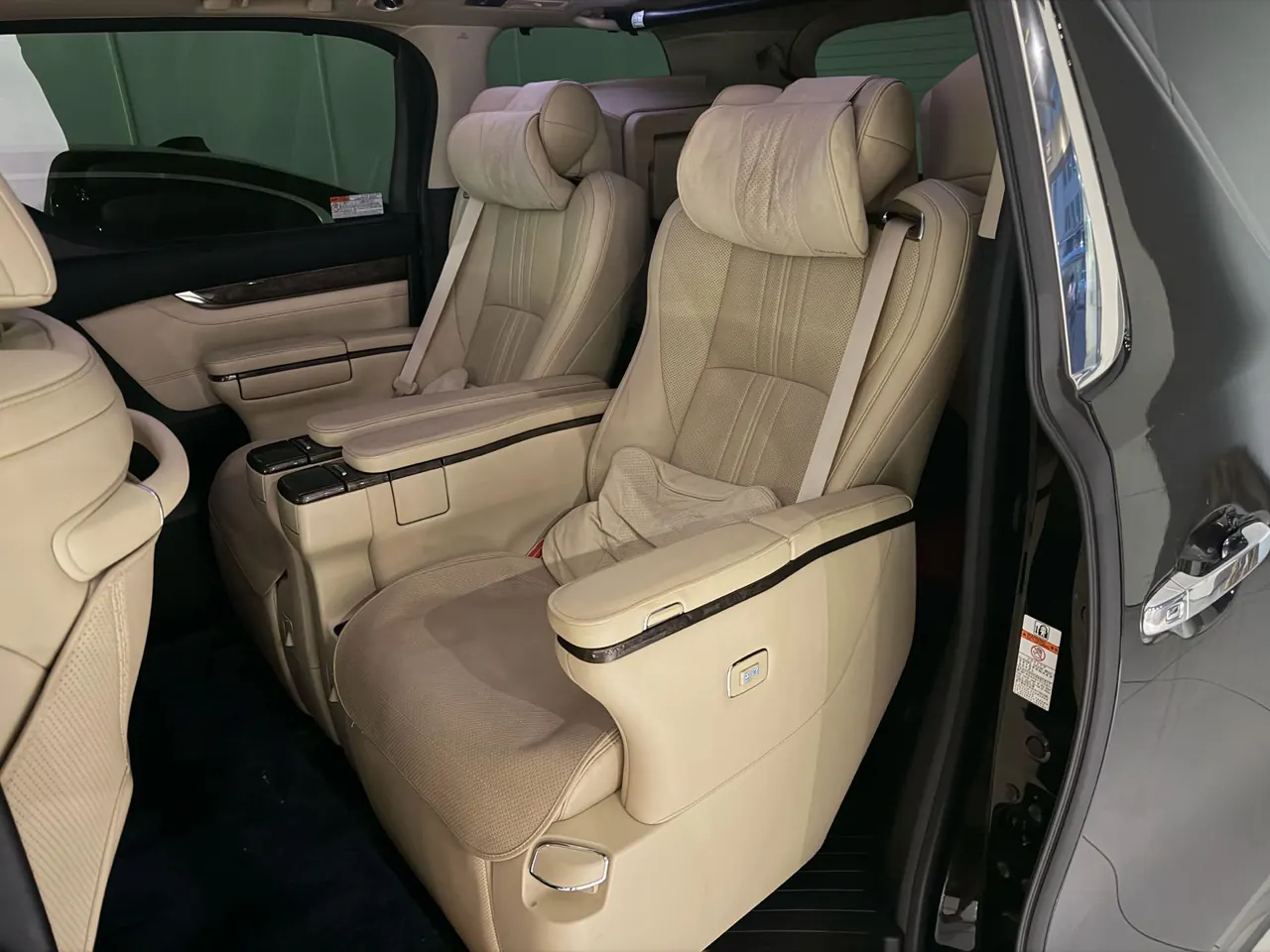 Toyota Wilfa (Imported) 2021 Crown Wilfa 2.5 Stepless Crown HV Extreme Edition Automatic Gear 2