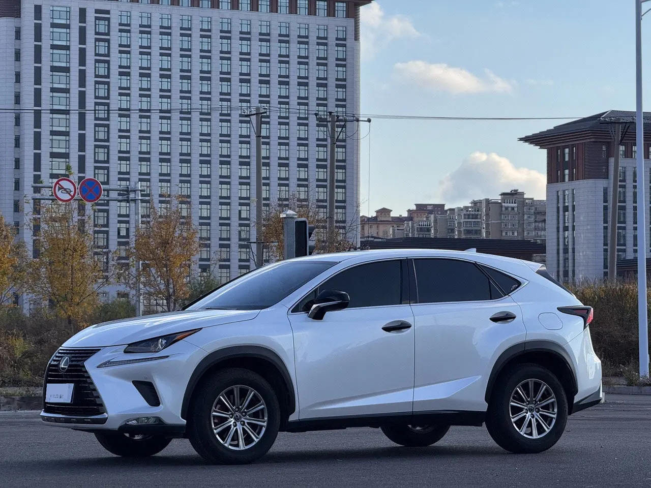 Открыть галерею: Lexus NX (Imported) 2020 NX200 2.0 Stepless Front Edition Automatic Gear