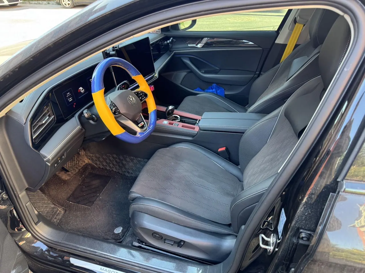 Volkswagen 2024 Magotan 2.0TSI 380TSI Premium Edition Da Mai Bag Automatic Gear 4