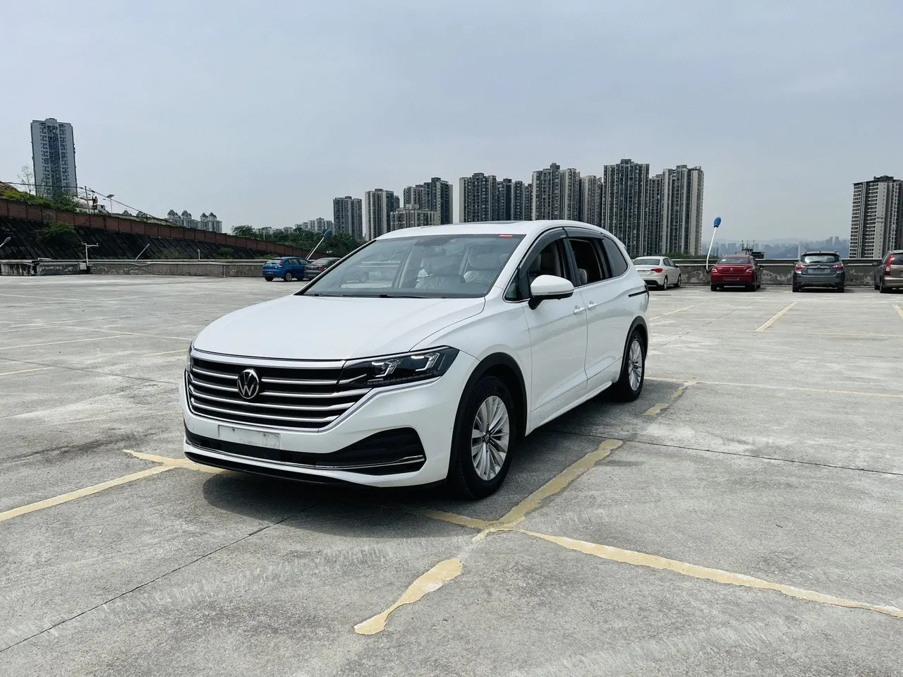 Volkswagen 2020 models of Viran (Viloran) 2.0TSI 330TSI Deluxe Edition Automatic Gear - View 1