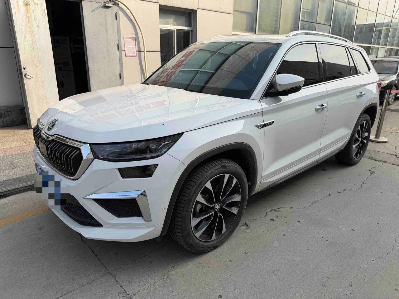 Skoda 2022 Kodiak 2.0TSI TSI 16500.00g Drive Luxury Edition 7-seat Automatic Gear - View 1