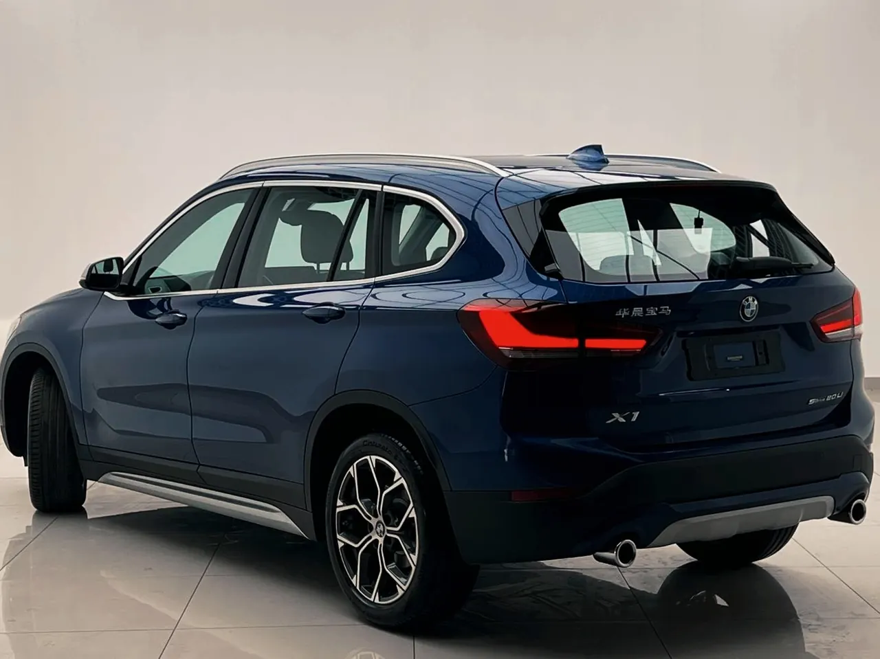 BMW 2022 X1 sDrive20Li 1.5T exclusive automatic gear 3