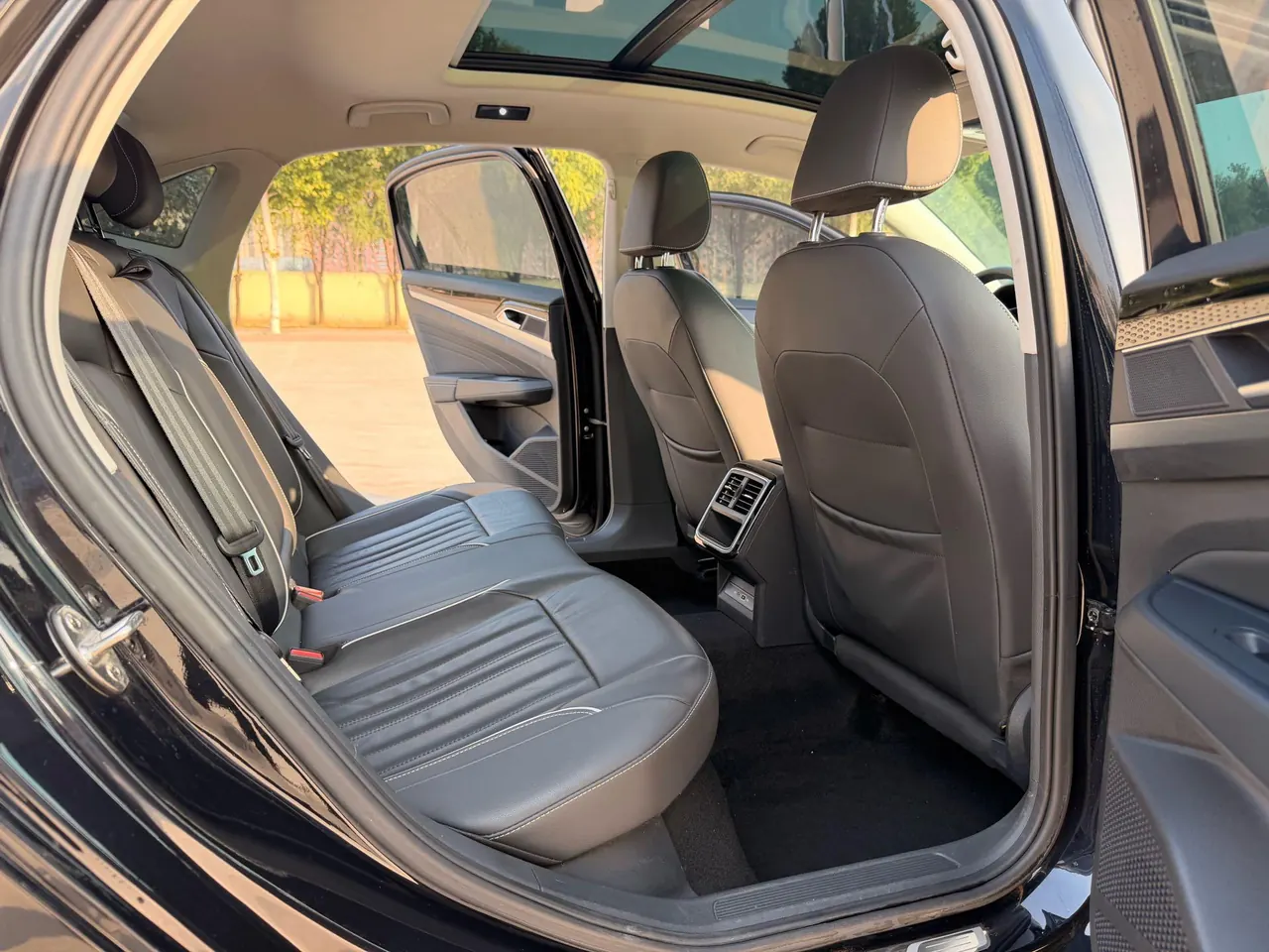 Volkswagen 2022 Passat 2.0TSI 330TSI Star Elite Edition Automatic Gear 15