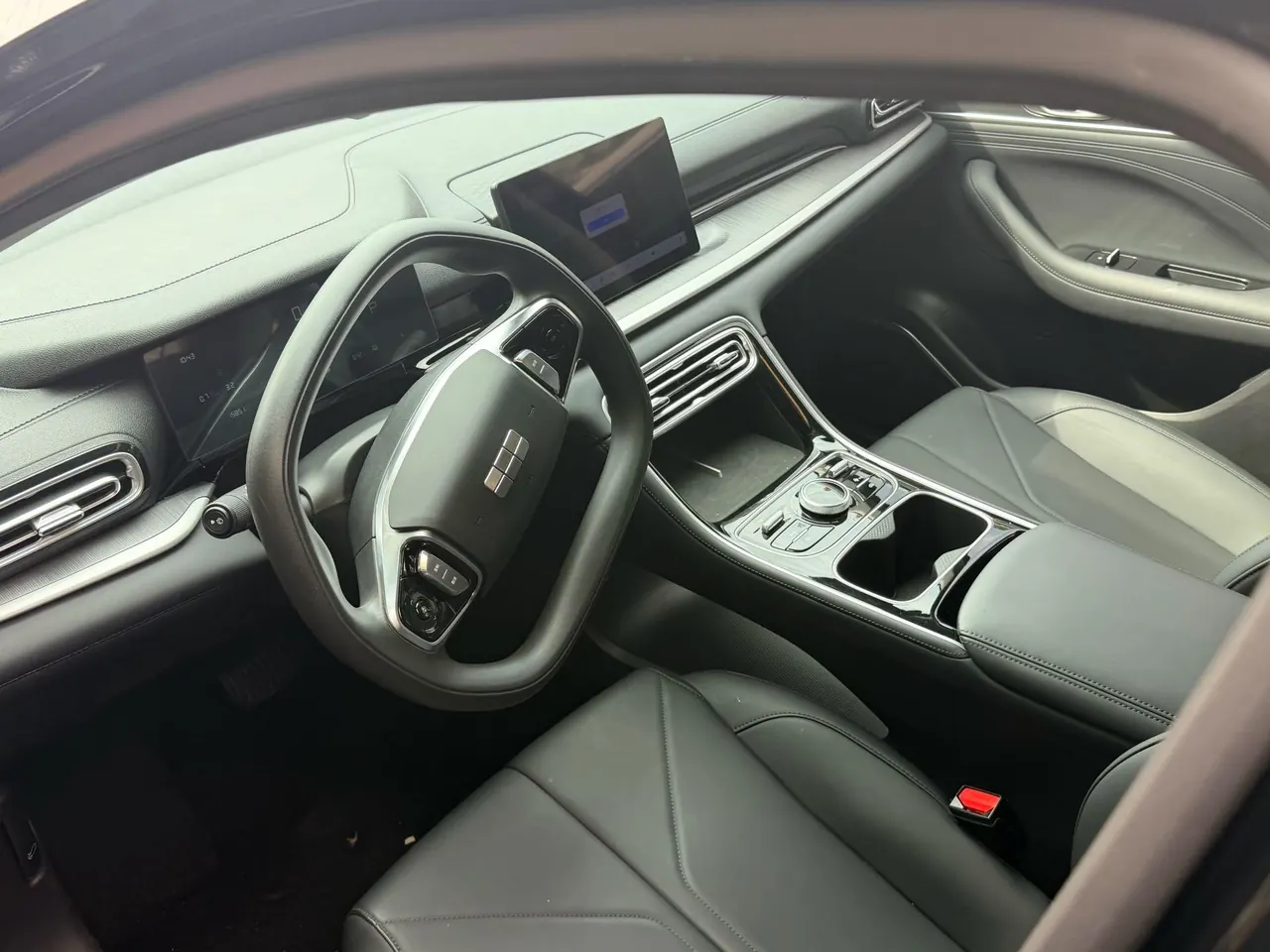 Geely Galaxy 2025 Xingyao 6 EM-i 1.5 60km Free Edition Automatic Gear 4