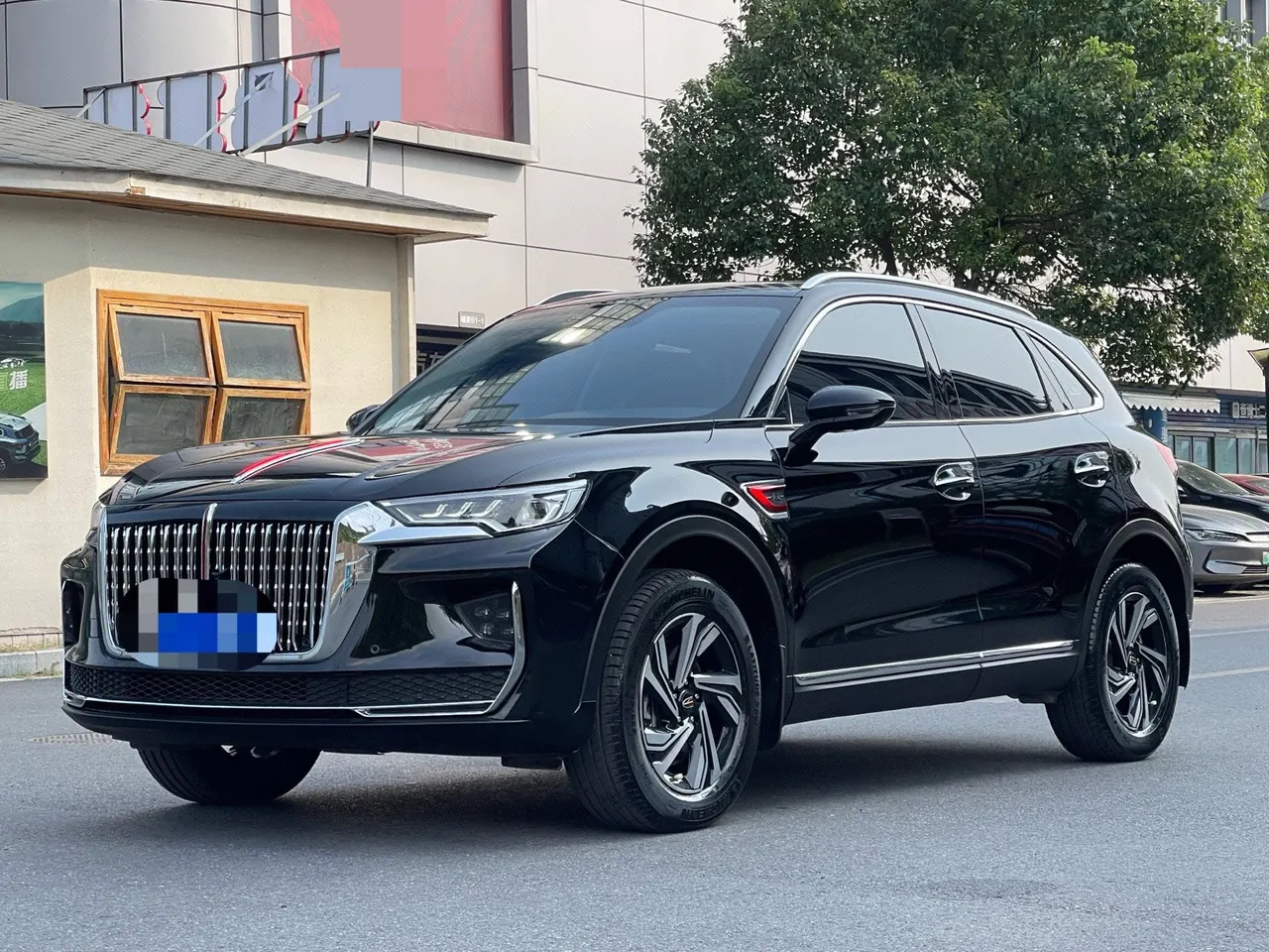 Открыть галерею: HongQi 2022 HS5 2.0T Zhilian Flag Edition (Revised) Automatic Gear