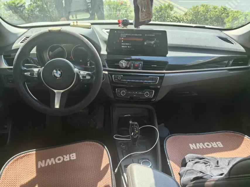 BMW 2022 X1 sDrive25Li 2.0T Leading Automatic Gear 3
