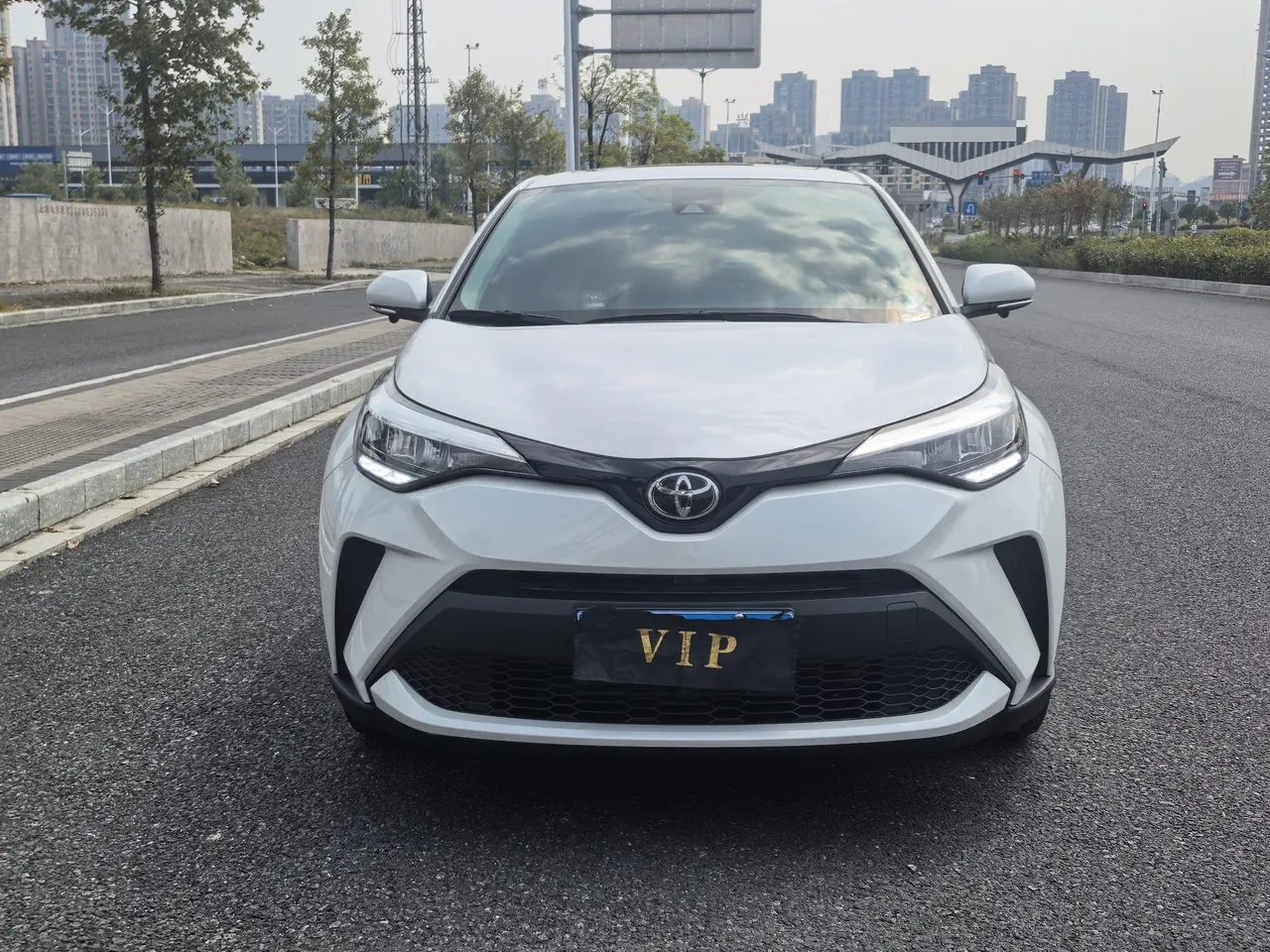 Toyota 2023 C- HR 2.0 stepless leading version of automatic gear 2
