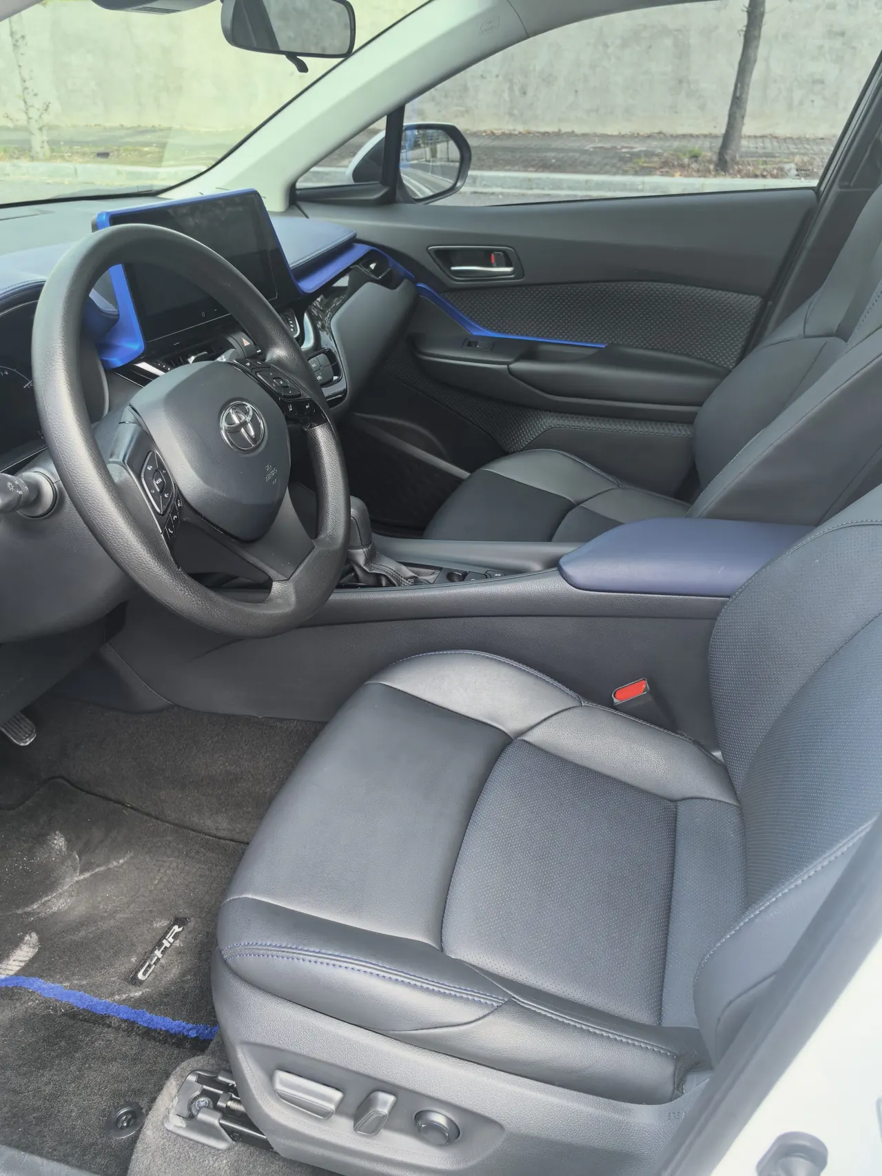 Toyota 2023 C- HR 2.0 stepless leading version of automatic gear 5