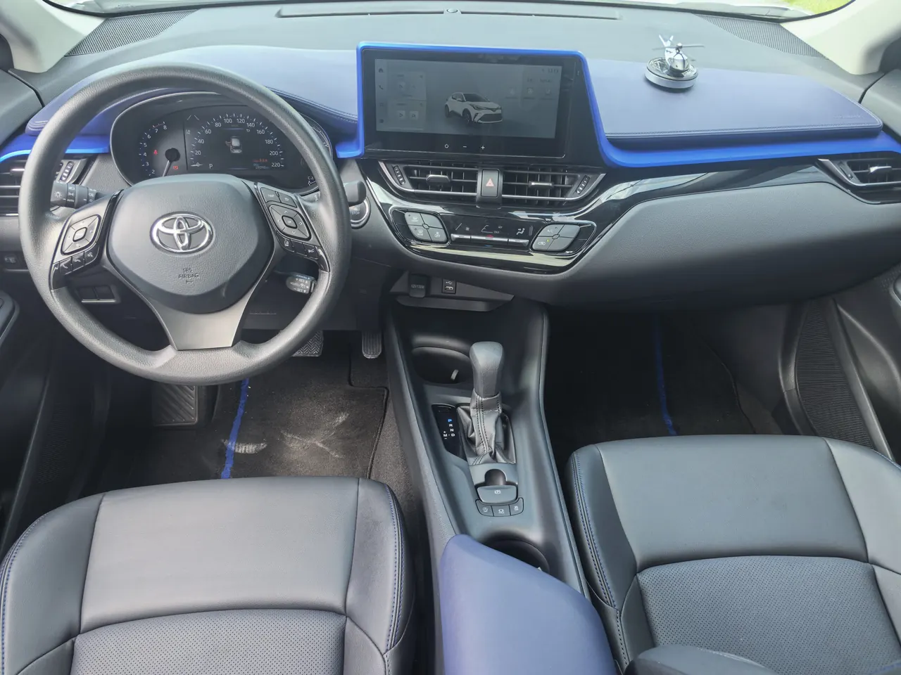 Toyota 2023 C- HR 2.0 stepless leading version of automatic gear 6