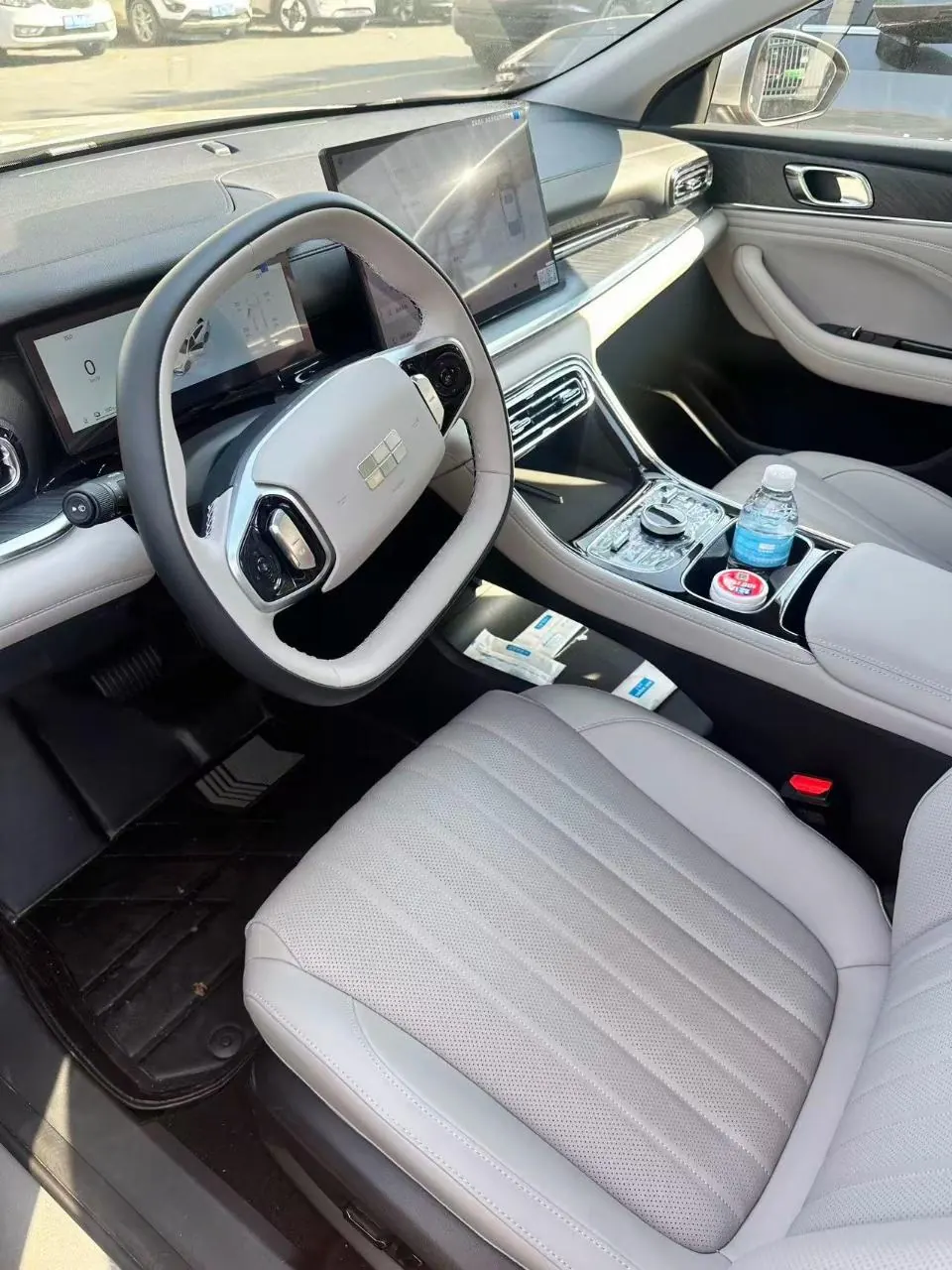 Geely Galaxy 2025 xingyao 6 EM-i 1.5 125km exploration version automatic gear 2