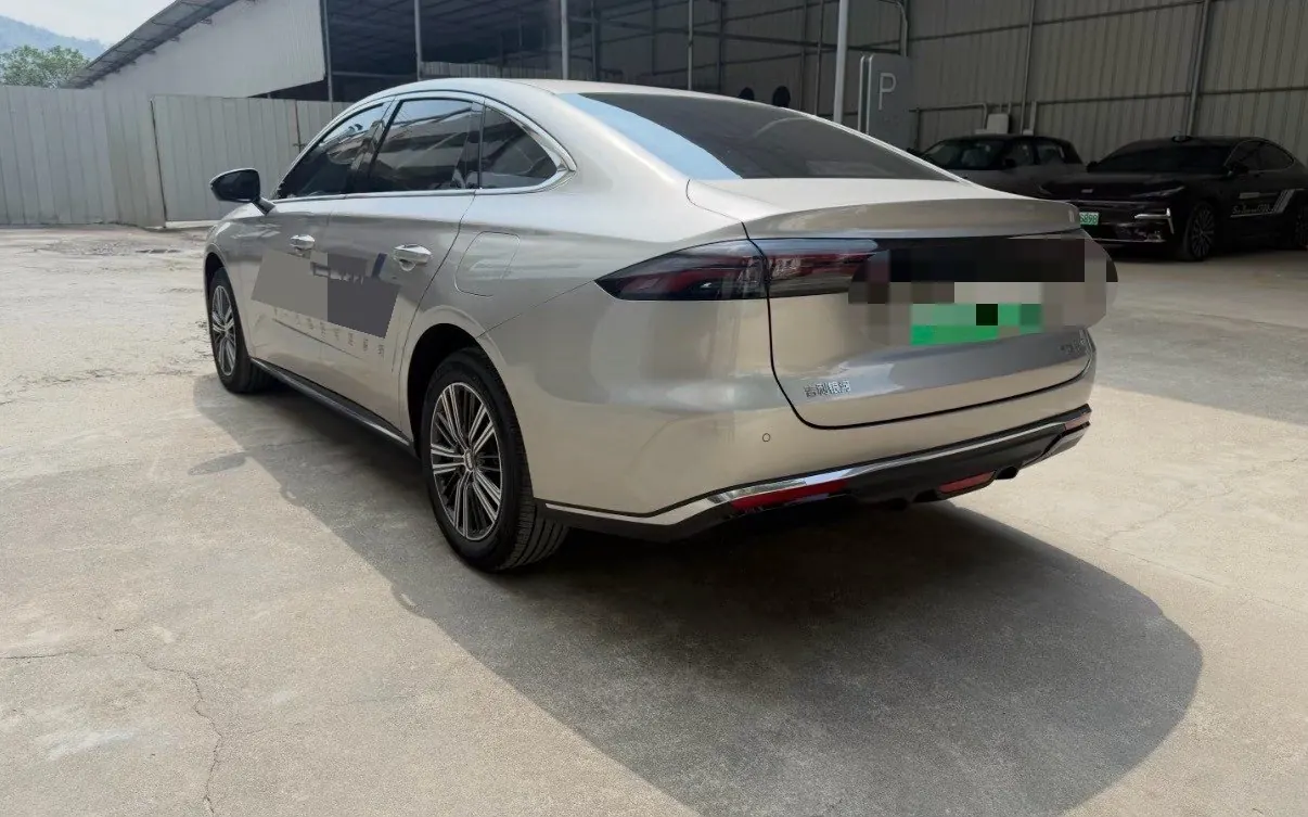 Geely Galaxy 2025 xingyao 6 EM-i 1.5 125km exploration version automatic gear 5