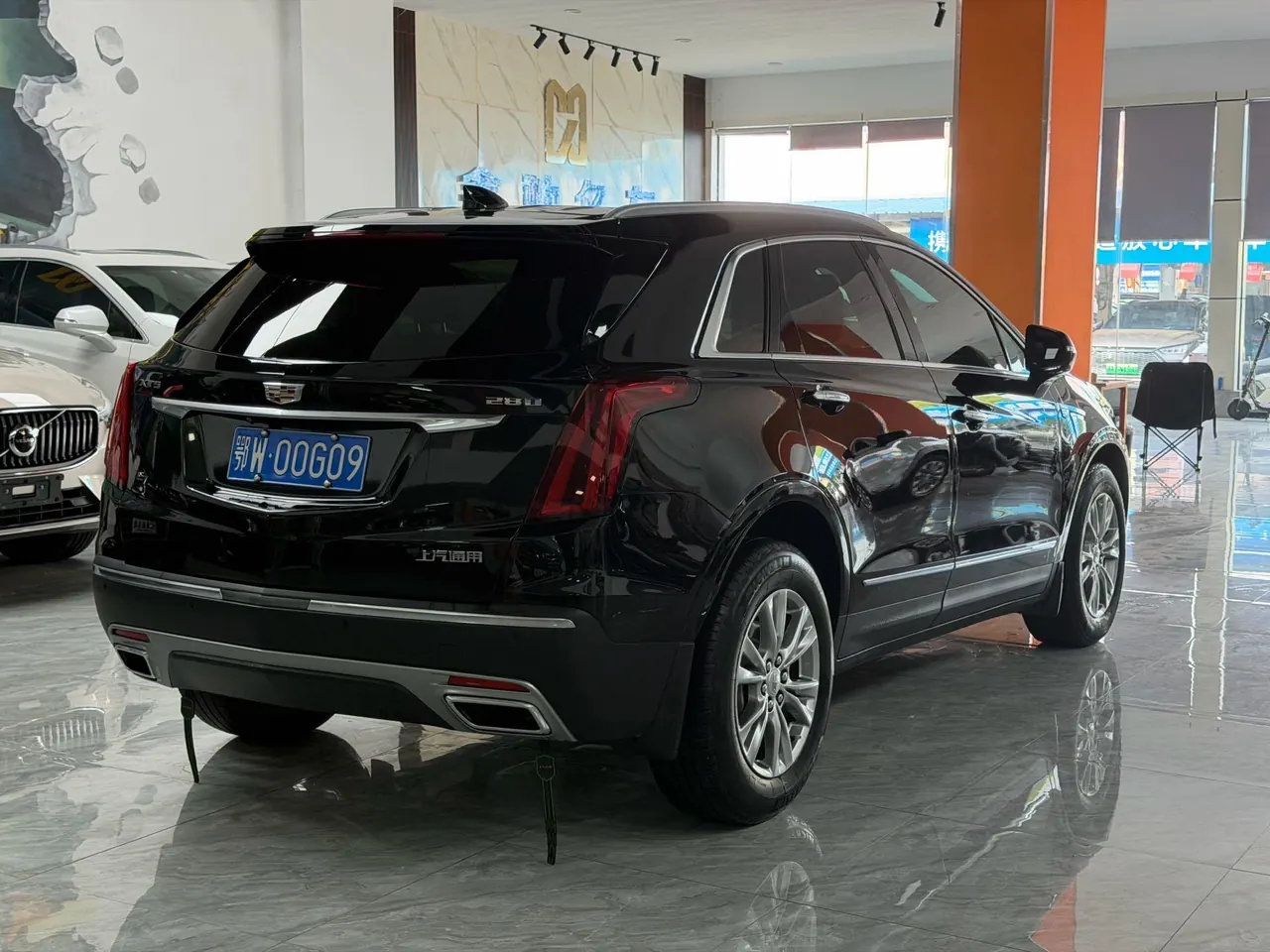 Cadillac 2022 XT5 48V 2.0T Two-Drive Luxury Automatic Gear 9