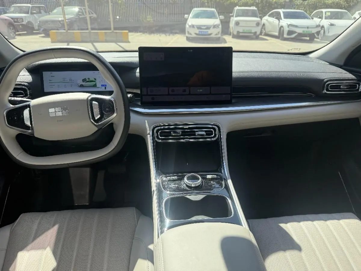 Geely Galaxy 2025 xingyao 6 EM-i 1.5 125km exploration version automatic gear 4