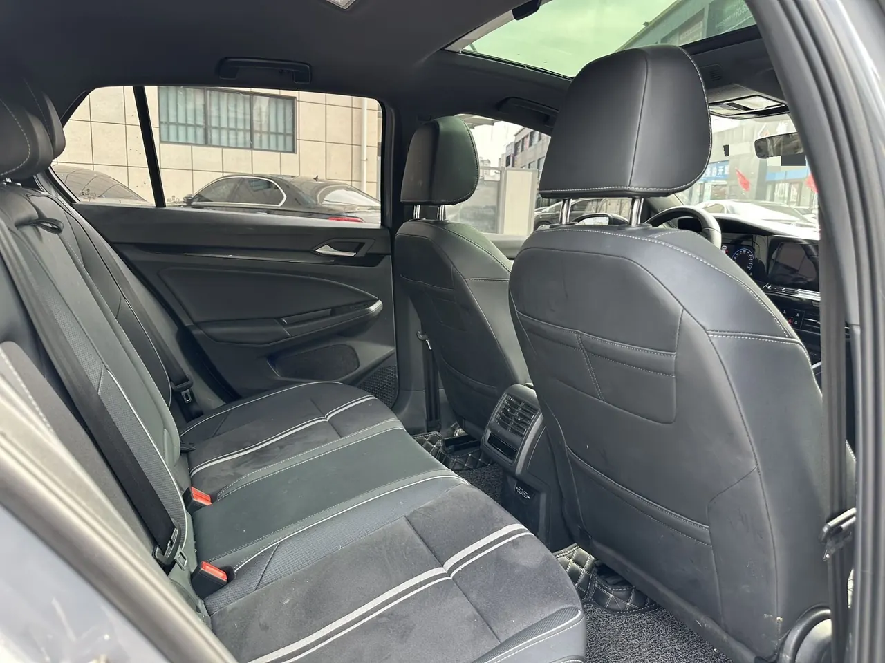 Volkswagen 2021 Golf 8 R-Line 1.4TSI 280TSI Automatic 6