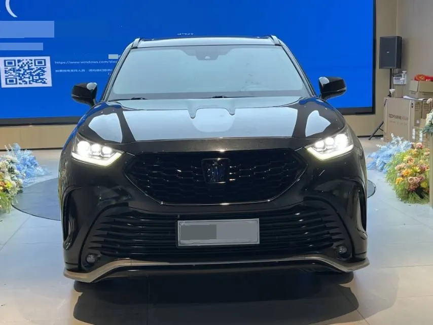 Toyota 2022 Crown Land Release 2.5 Stepless Four-wheel Drive Deluxe Edition Automatic Gear 3