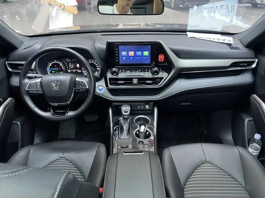 Toyota 2022 Crown Land Release 2.5 Stepless Four-wheel Drive Deluxe Edition Automatic Gear 4