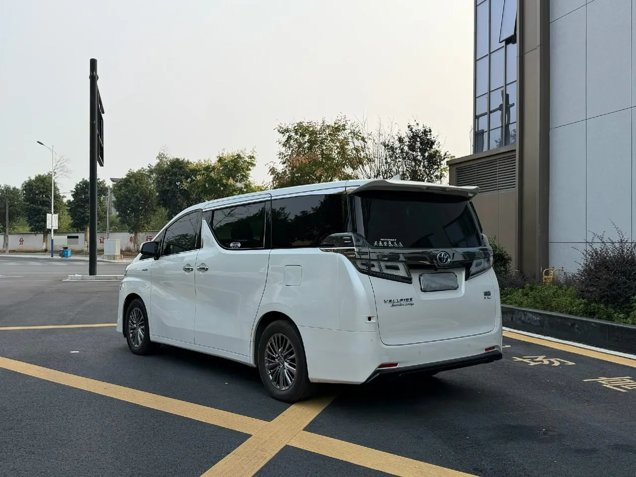 Toyota Wilfa (Imported) 2020 Wilfa 2.5 Stepless HV Distinguished Edition Automatic Gear 2