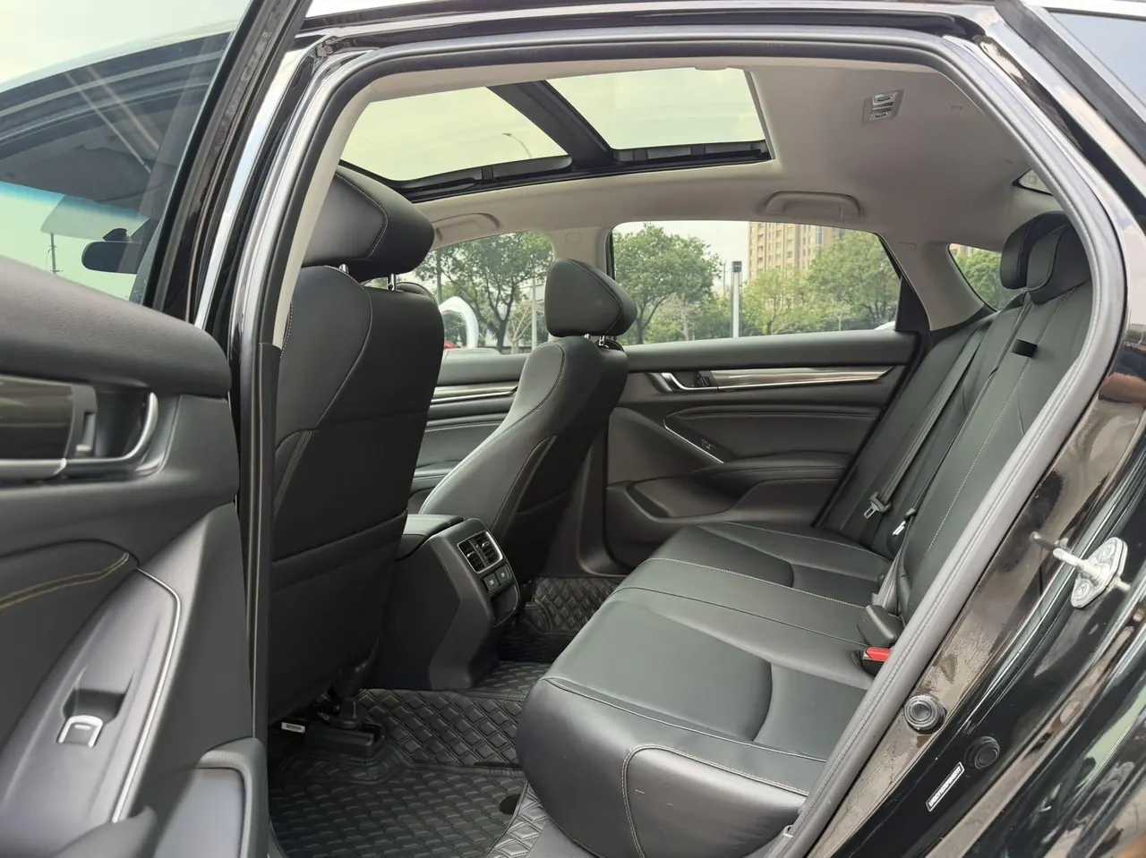 Honda 2022 10th Generation Accord 1.5T Stepless 260TURBO Magic Night Premium Edition Automatic Gear 7