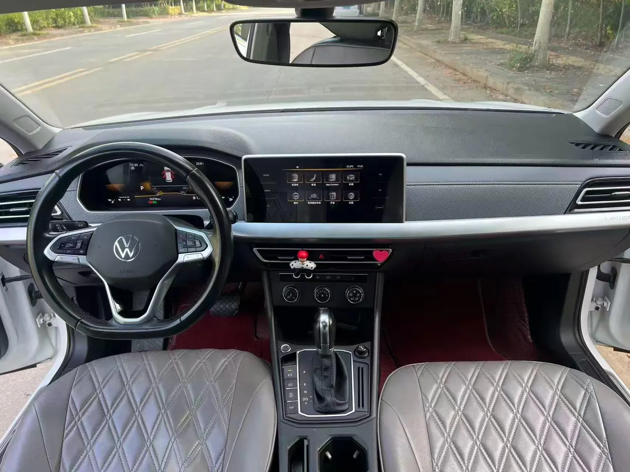 Volkswagen 2021 Lavida 1.4TSI 280TSI Deluxe Edition Automatic Gear 3