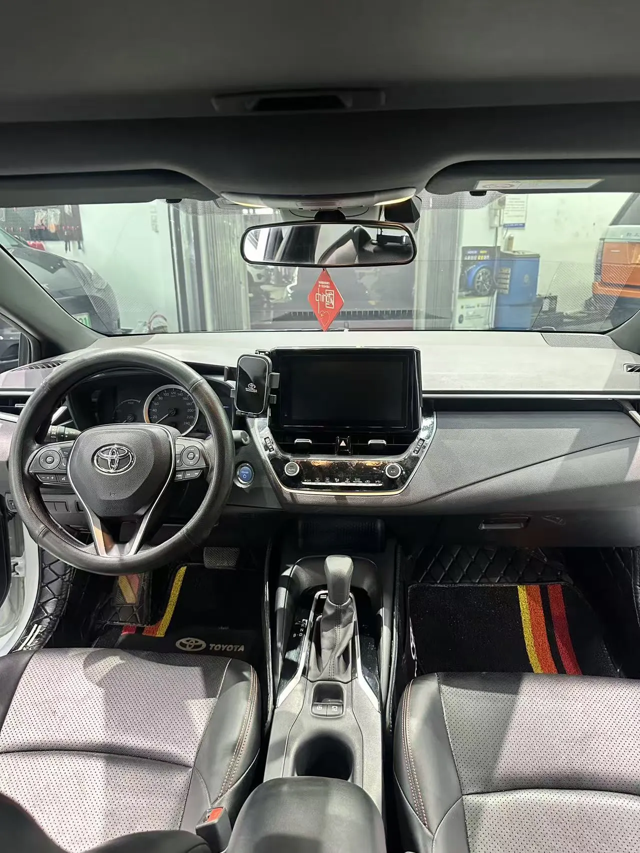 Toyota 2022 Lei Ling Shuangqing 1.8H Stepless Deluxe Edition Automatic Gear 5