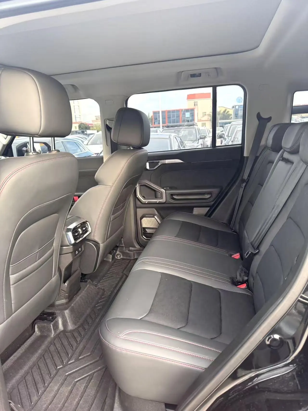 Jetour 2023 Travelers 1.5T Two-Drive Discovery PRO Automatic Gear 5