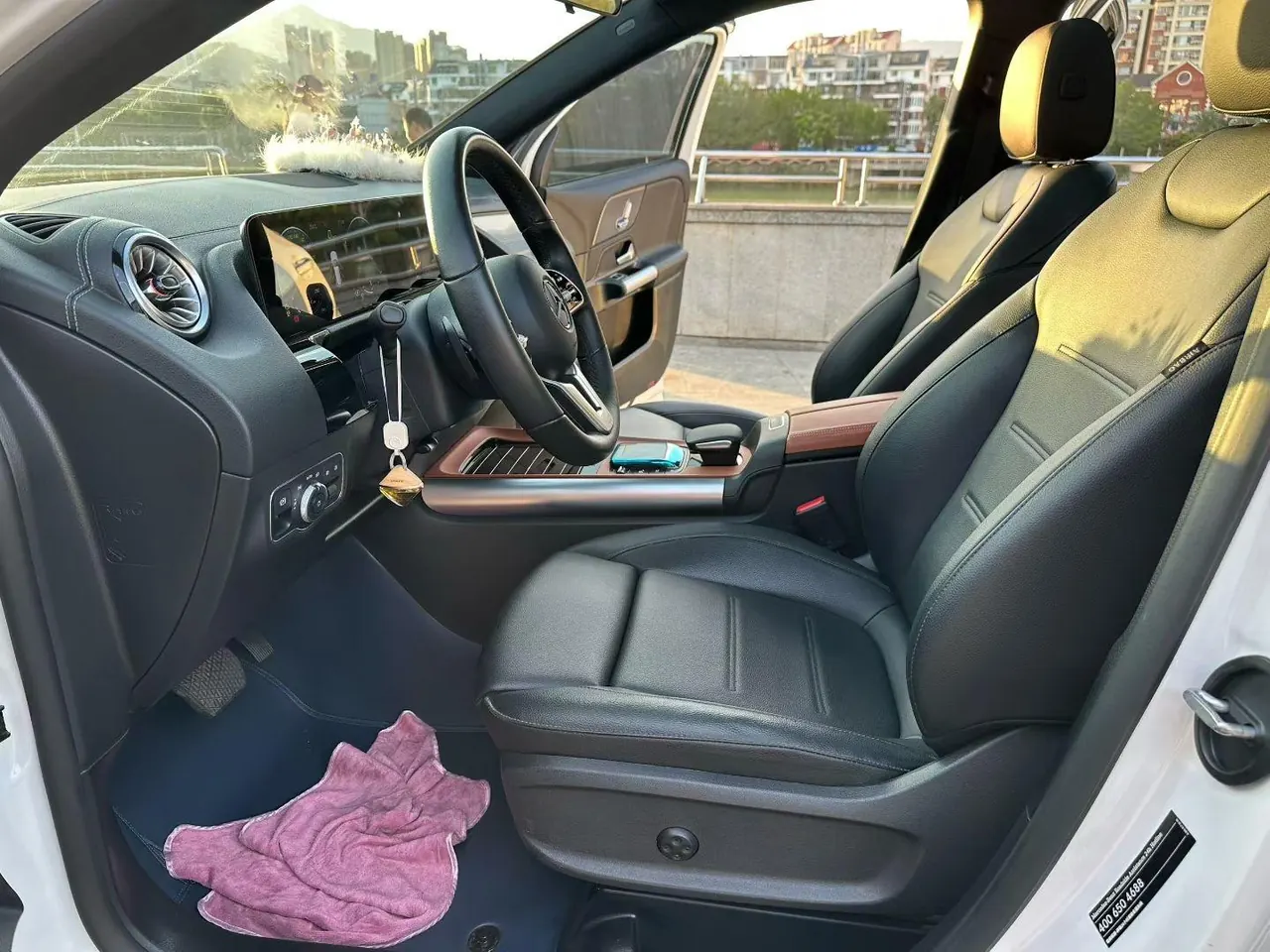 Mercedes Benz 2022 GLA 220 2.0T automatic gear 2