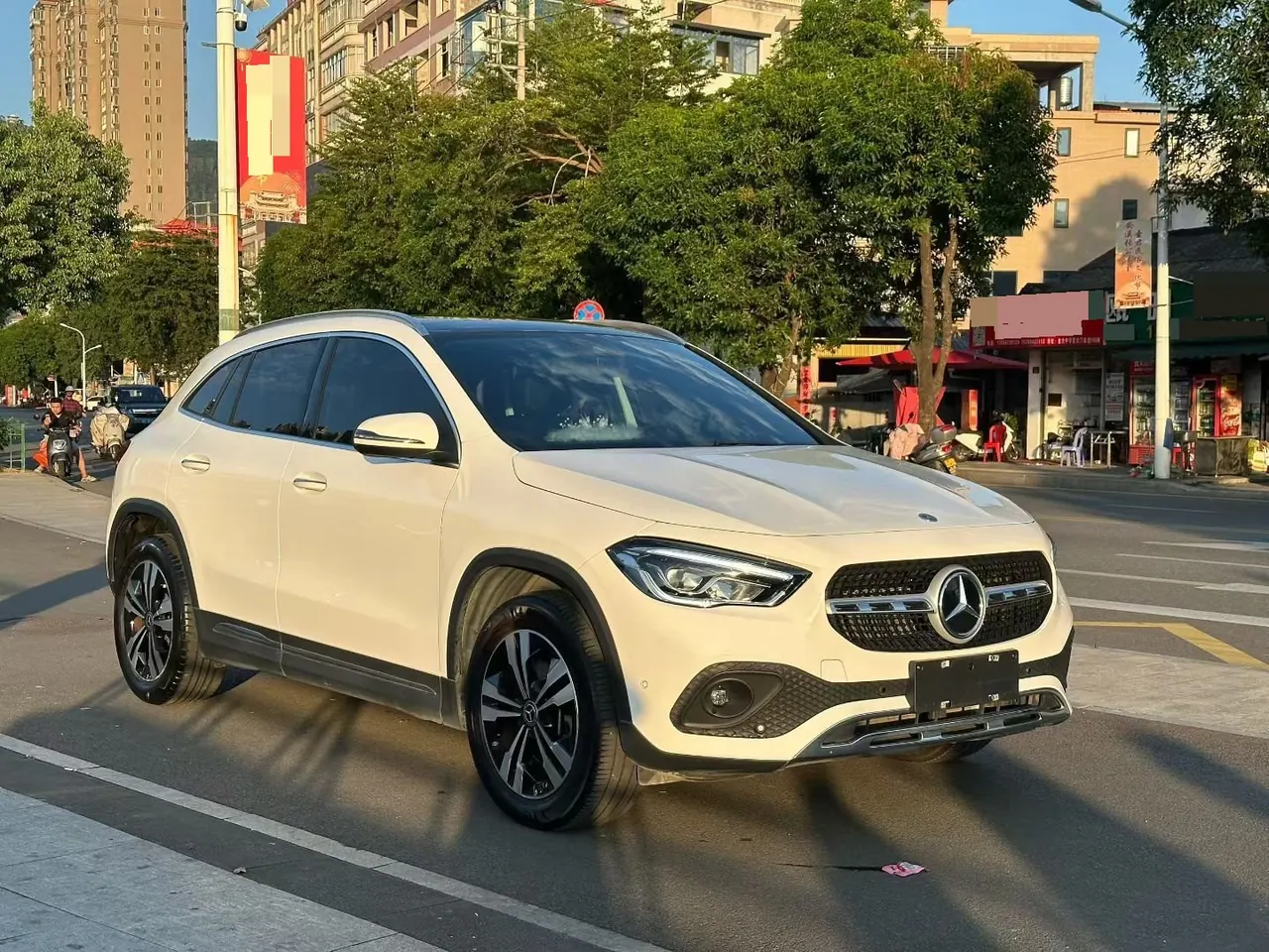 Mercedes Benz 2022 GLA 220 2.0T automatic gear 6