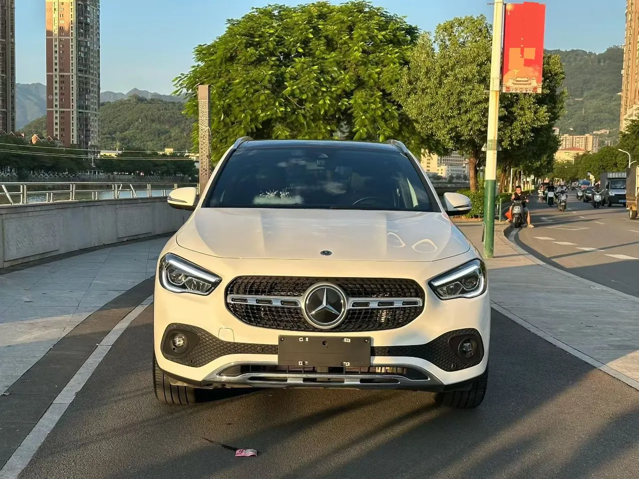 Mercedes Benz 2022 GLA 220 2.0T automatic gear 7