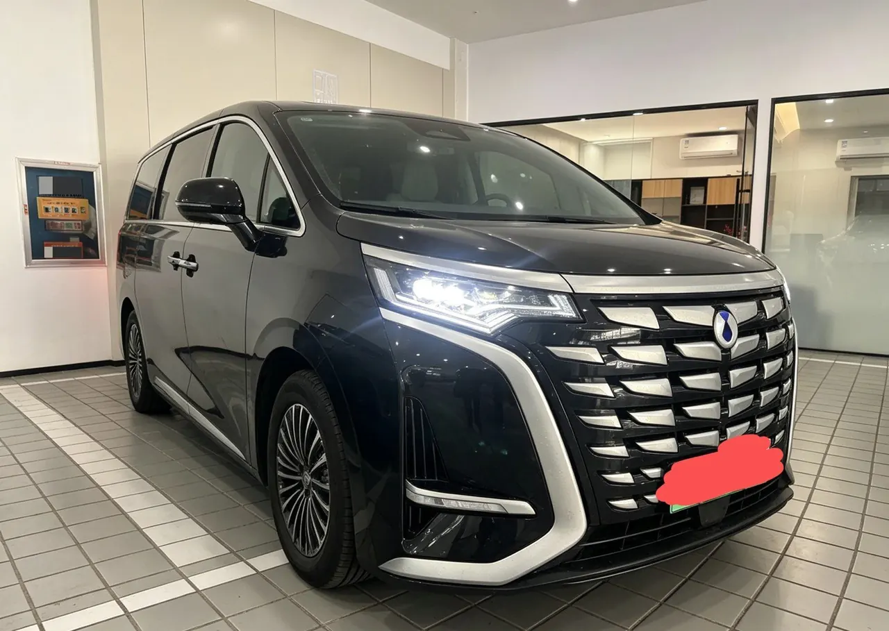 Denza 2022 Denza D9 DM-i 1.5T Stepless 970 Four-wheel Drive Honorable Automatic Gear 2