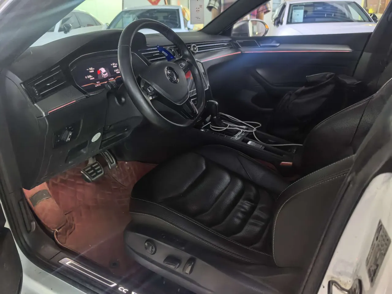 Volkswagen 2020 CC 2.0TSI 330TSI beauty version of automatic gear 3