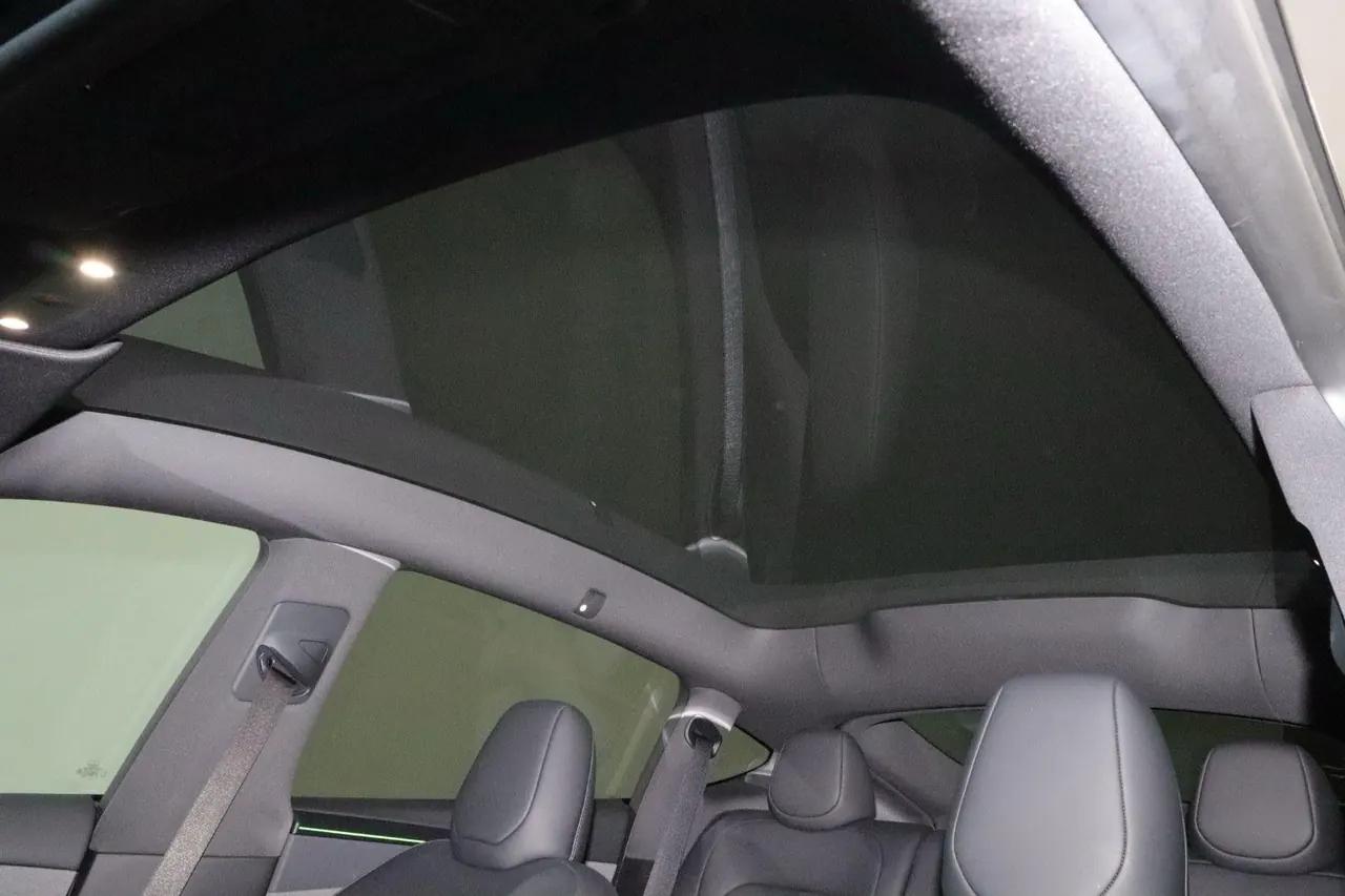 Tesla 2026 Model Y Long Range Rear-Wheel-Drive Automatic 7