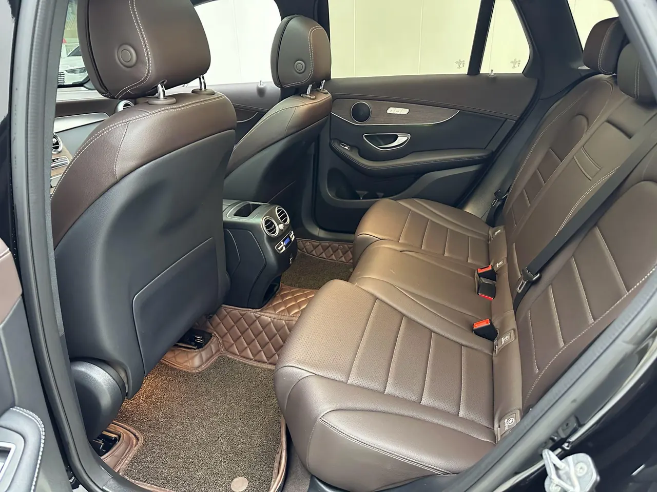 Mercedes Benz 2022 GLC 260 L 4MATIC 2.0T Luxury (Change 2) Automatic Gear 5