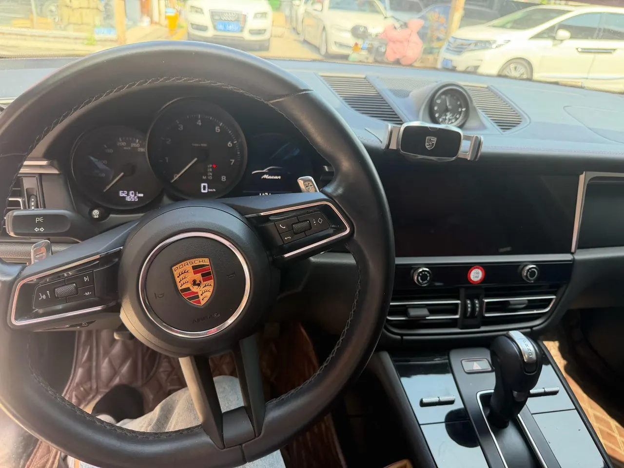 Porsche Macan (Imported) 2022 Macan 2.0T Automatic Gear 3